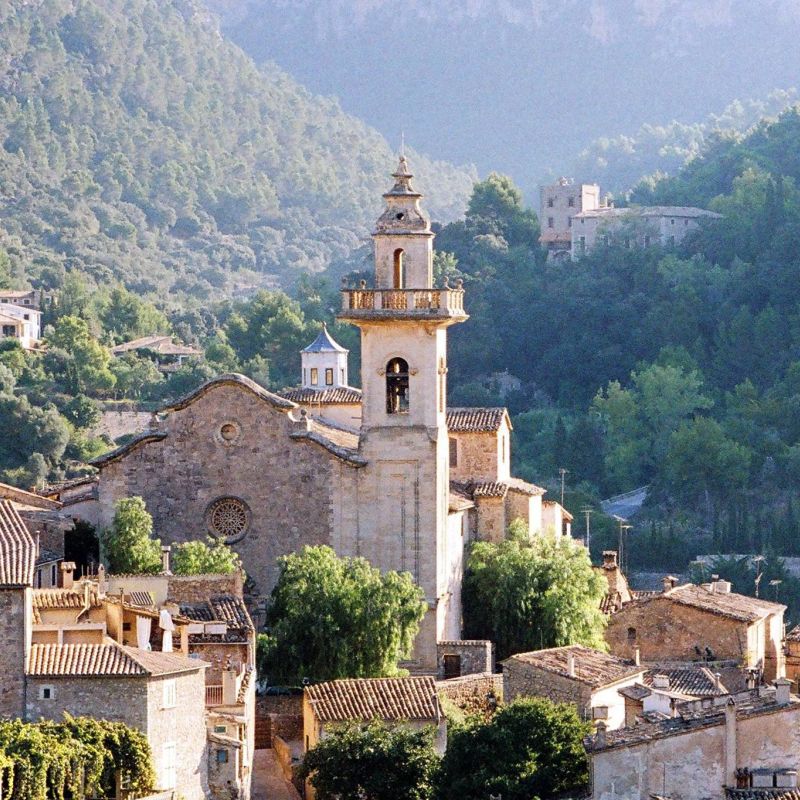 Private Guided Visit to Valldemossa and Deià